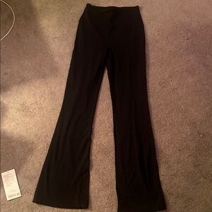 black lululemon mid rise align leggings